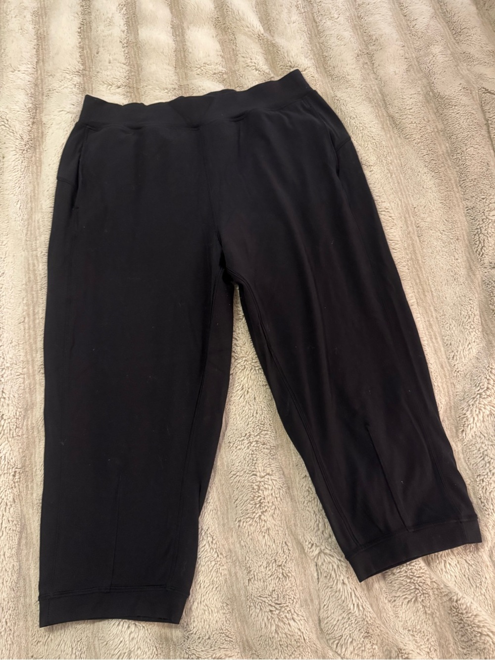 lululemon athletica Black Rejuvenate Crop jogger with reflective logo size 10